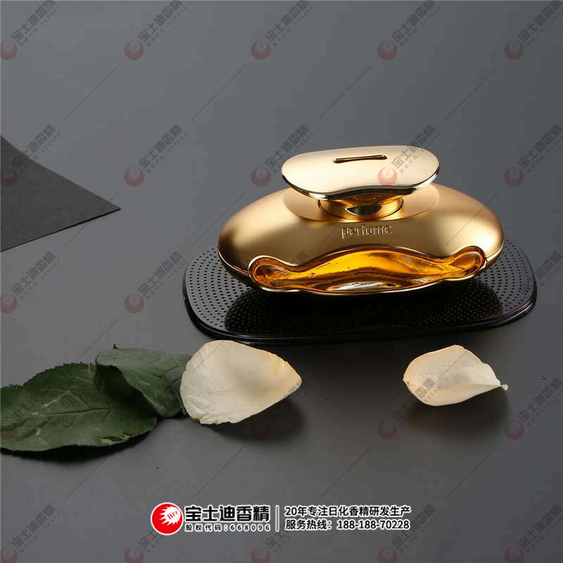一瓶汽车香水